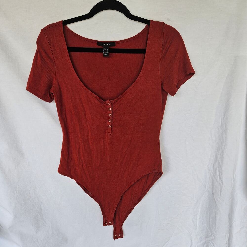 Forever 21 V Neck Bodysuit Faux Button Short Sleeve Size L
